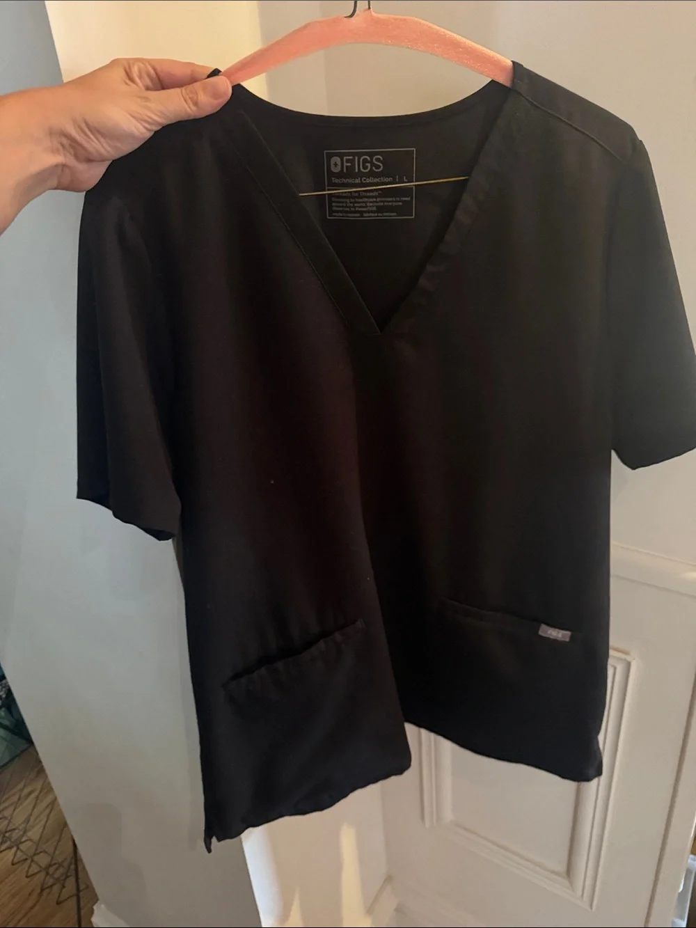 FIGS Black V-Neck Technical Collection Medical Scrub Top Large - Picture 4 of 6